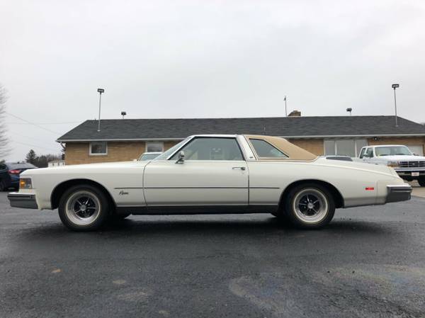 1976 Buick Riviera White - - by dealer - vehicle for sale in Johnstown , PA – photo 7