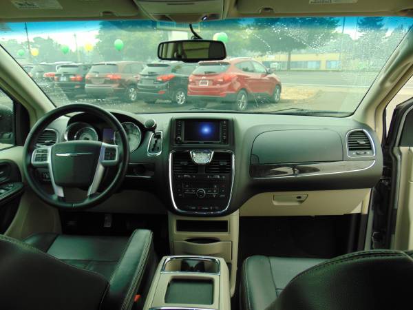 2014 CHRYSLER TOWN COUNTRY - cars & trucks - by dealer - vehicle... for sale in Eugene, OR – photo 13