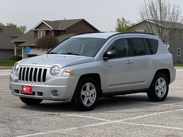 2010 Jeep Compass Latitude 4x4 - - by dealer - vehicle for sale in Council Bluffs, NE – photo 2