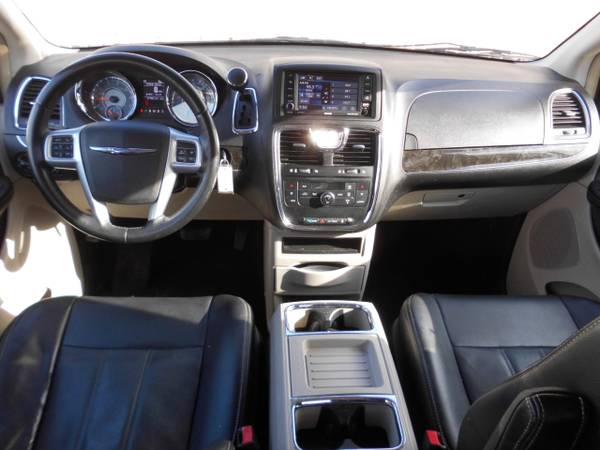 2013 Chrysler Town Country Touring - - by dealer for sale in Wilmington, OH – photo 12