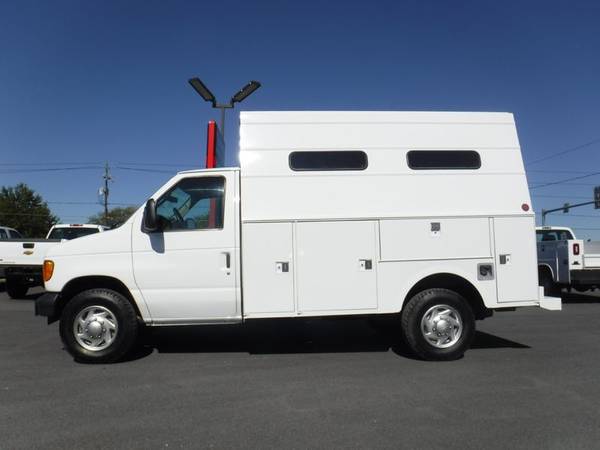2003 *Ford* *E350* *10'* Enclosed Utility Van for sale in Ephrata, PA – photo 5
