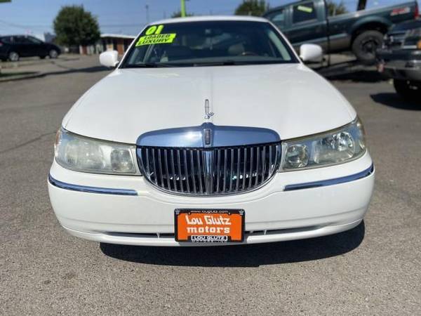 2001 LINCOLN Town Car - - by dealer - vehicle for sale in Eugene, OR – photo 2