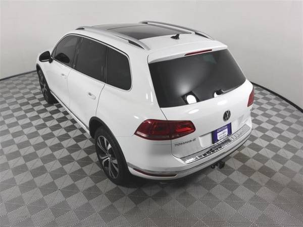 2017 VW Volkswagen Touareg Wolfsburg Edition suv White for sale in Martinez, GA – photo 4