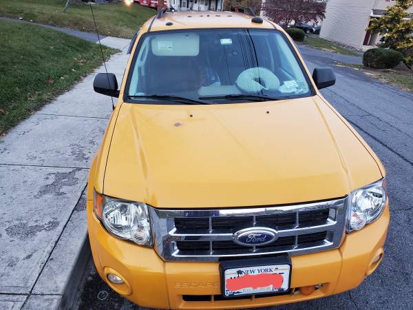 2011 FORD ESCAPE HYBRID retired NYC YELLOW CAB MINT INSIDE AND OUT for sale in Bangor, PA – photo 3