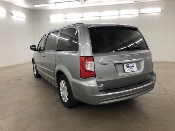 2013 Chrysler Town Country Touring - - by dealer for sale in ottumwa, IA – photo 7