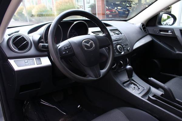 2013 Mazda Mazda3 SV. Local Vehicle. Very Clean Condition. Serviced We for sale in Portland, OR – photo 2