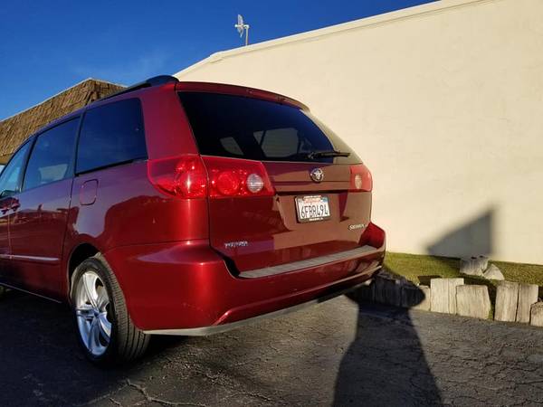 2009 Toyota Sienna Minivan Financing Available for sale in Tehachapi, CA – photo 8