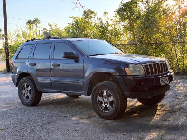 2006 Jeep Grand Cherokee Laredo, Lifted, Leather, Clean Title, NICE for sale in Houston, TX