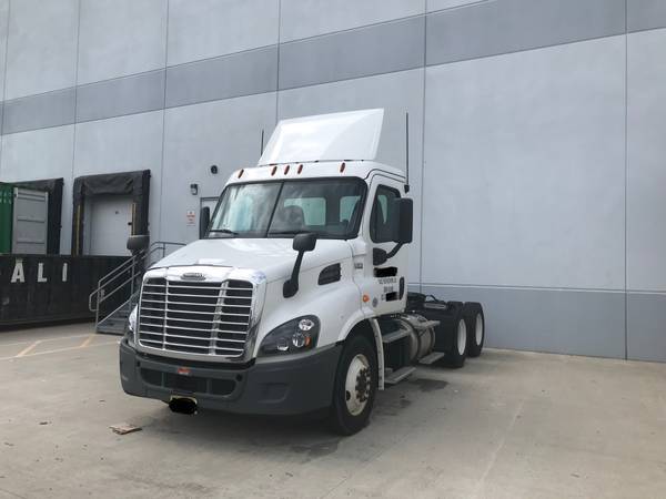 2017 Cascadia Day Cab Tractor Trailer for sale in Dayton, NJ – photo 4