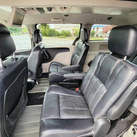 2012 Chrysler Town & Country TOURING! - - by dealer for sale in Coeur d'Alene, WA – photo 6