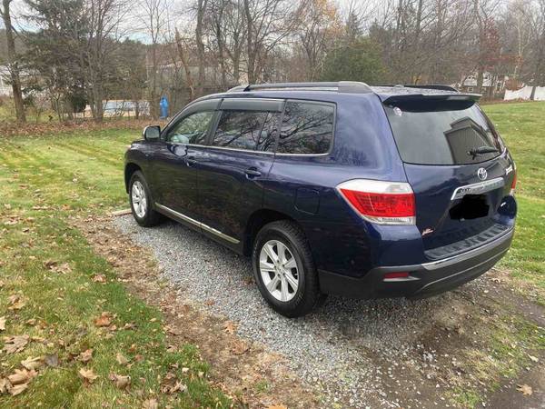 TOYOTA HIGHLANER 4WD SE 2012 - cars & trucks - by owner - vehicle... for sale in Tewksbury, MA – photo 7
