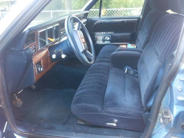 88 Lincoln Town Car for sale in Clarksville, TN – photo 4