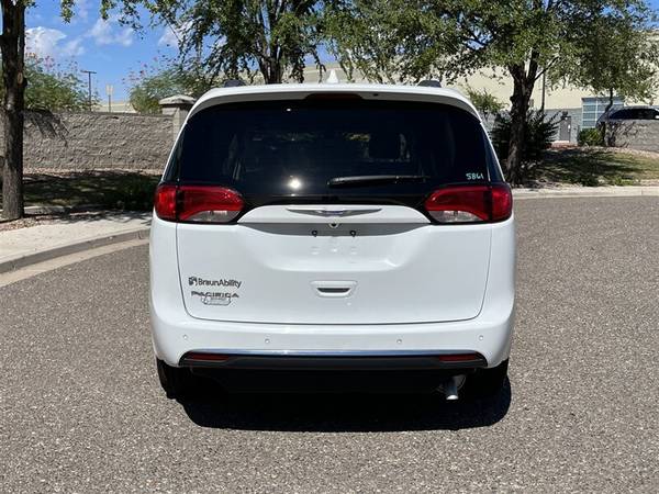 2018 Chrysler Pacifica Touring L Power Side-Entry for sale in Phoenix, IL – photo 15