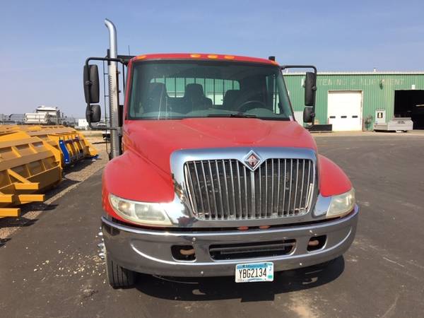 2005 International 4300 Lo-Pro with 18' HD Flatbed / Lumber Bed -... for sale in Lake Crystal, MN – photo 9