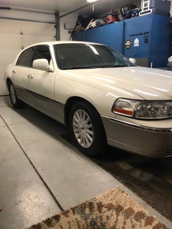 2003 Lincoln Town Car Signature Signature series 49k miles 1 owner for sale in Derby, OK – photo 3