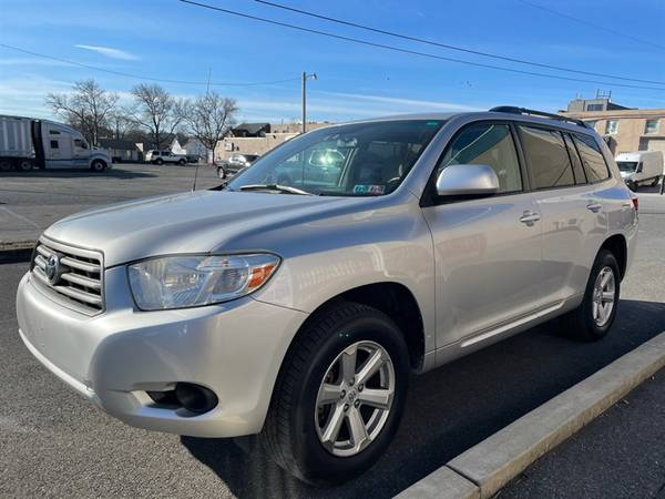 2010 Toyota Highlander 4WD - - by dealer - vehicle for sale in Allentown, PA – photo 4