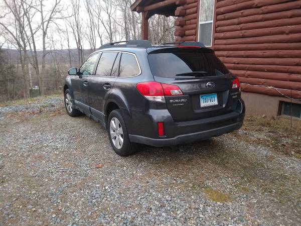 2012 Subaru Outback Premium AWD Current Emissions. No Issues - cars... for sale in Norwich, CT – photo 4
