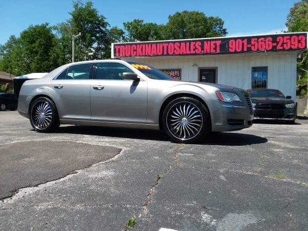 2014 Chrysler 300 - - by dealer - vehicle automotive for sale in Southaven, MS