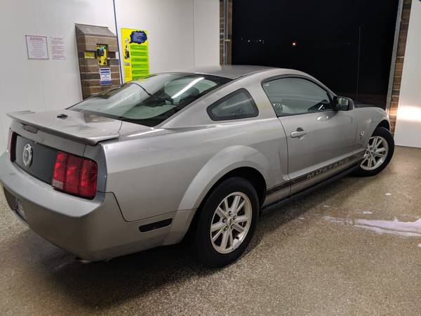 2009 Mustang Premium V6 (No Rust) for sale in Monticello, IL – photo 4