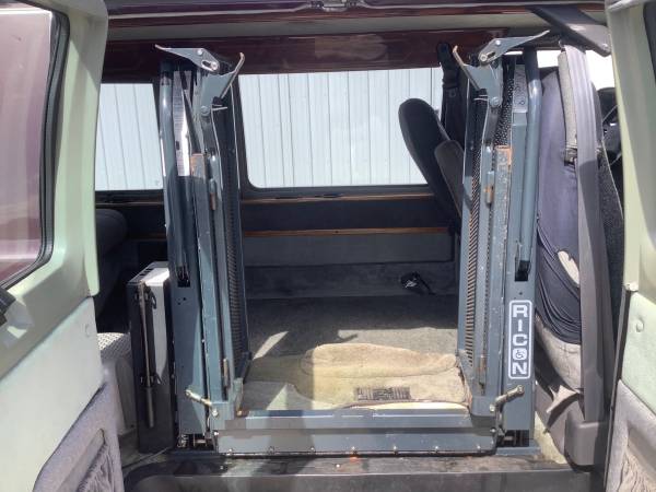 2000 Dodge van with a side door Hydraulic lift - - by for sale in Sun Prairie, WI – photo 15