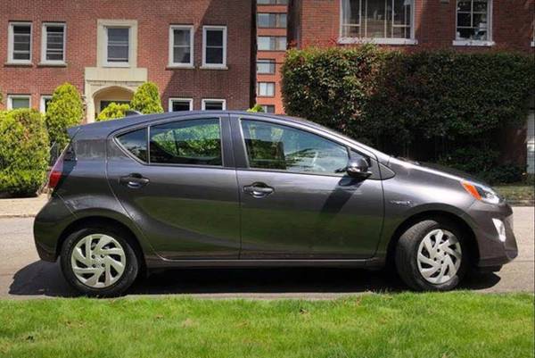 2015 TOYOTA PRIUS C for sale in Port Orchard, WA