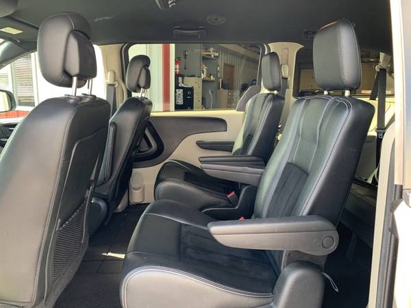 2018 Dodge Grand Caravan SXT Wagon for sale in Ottawa, IL – photo 8