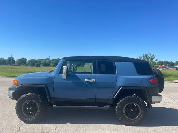 2012 Toyota FJ Cruiser 4WD AT - - by dealer - vehicle for sale in Harrisonville, MO – photo 8