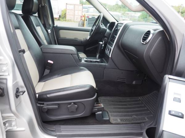 2007 Ford Explorer 4X4 Iron Man Edition Leather Moonroof Third Seat for sale in West Warwick, MA – photo 15