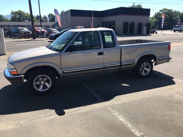 1998 CHEVY S10 LS EXTRA-CAB 5 SPEED MANUAL 3RD DOOR RUNS SUPER. for sale in Medford, OR – photo 2