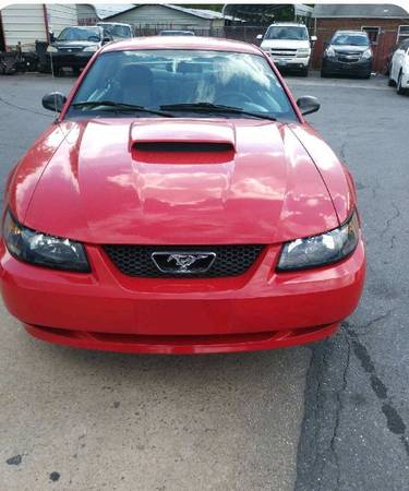 Great deal on this 2004 Ford Mustang (Gas saving 6cyl) for sale in Laurel, District Of Columbia