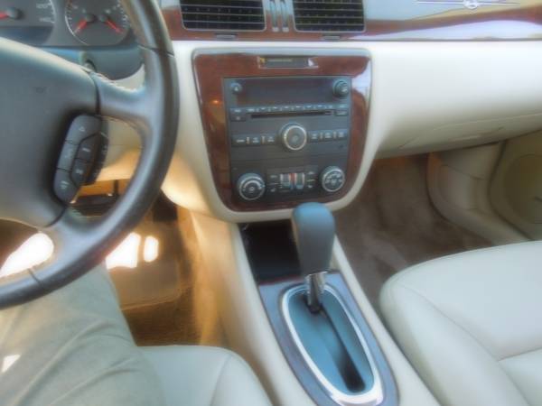 2010 chevy impala LTZ low miles for sale in Lindenhurst, NY – photo 8