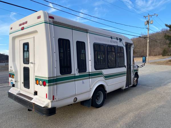 2006 Ford E-450 shuttle bus for sale in Norwich, CT – photo 3