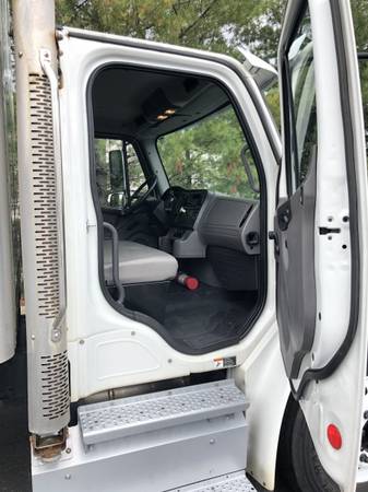 2013 FREIGHTLINER M2 106 BOX TRUCK - cars & trucks - by owner -... for sale in Sterling, District Of Columbia – photo 8