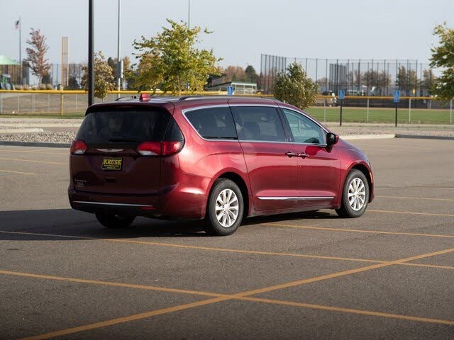 2017 Chrysler Pacifica Touring L FWD for sale in Marshall, MN – photo 2