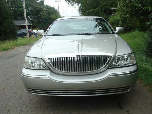 2006 Lincoln Town Car Signature Limited, Sunroof, Only 97k Miles!! for sale in Rock Hill, SC – photo 8