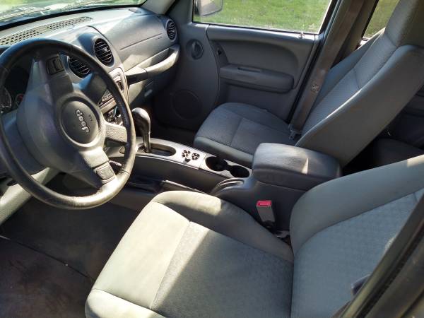 05 JEEP LIBERTY RENEGADE 4X4,GOOD REG! $1800obo - cars & trucks - by... for sale in Springfield, OR – photo 4