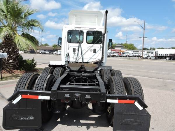 2011 FREIGHTLINER CASCADIA DAYCAB DD13 with for sale in Grand Prairie, TX – photo 18
