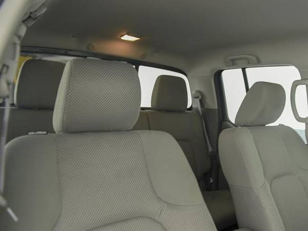 2016 Nissan Frontier Crew Cab SV Pickup 4D 5 ft pickup Black - FINANCE for sale in Bakersfield, CA – photo 5