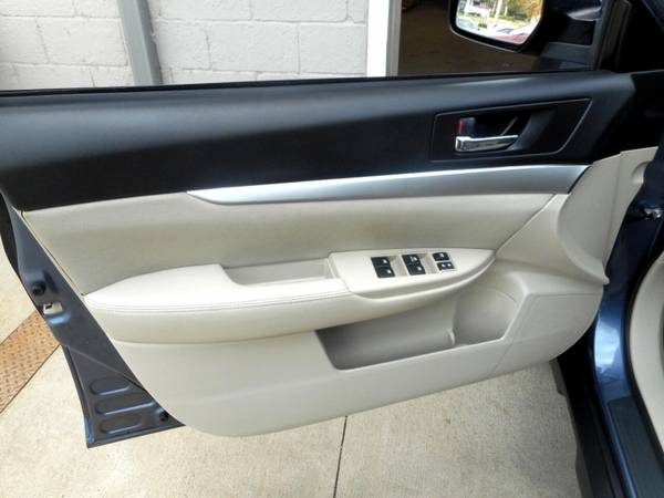 2014 Subaru Outback 4dr Wgn H4 Auto 2 5i Premium for sale in Marion, IA – photo 10