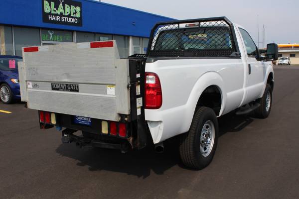 2014 Ford F-350 Super Duty Regular Cab 4x4 w/ Lift Gate for sale in Wisconsin Rapids, MN – photo 3