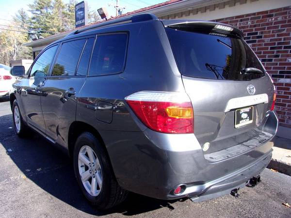 2010 Toyota Highlander Seats-8 AWD, 151k Miles, P Roof, Grey, Clean for sale in Franklin, MA – photo 5