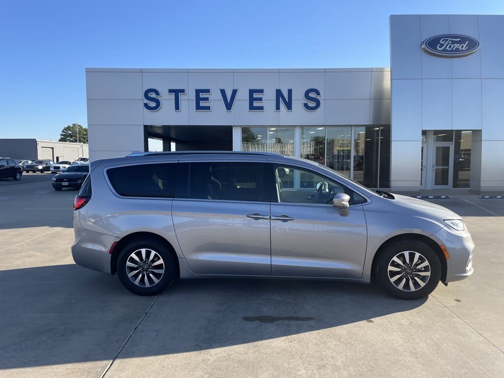 2021 Chrysler Pacifica Touring L FWD for sale in ENID, OK