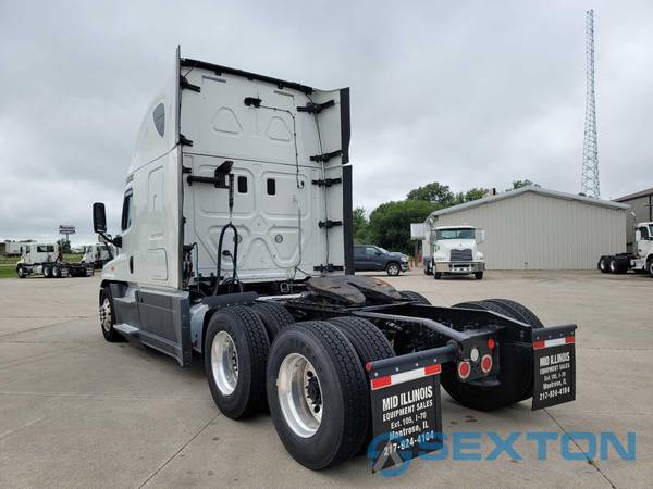 2015 Freightliner Cascadia 125 - - by dealer - vehicle for sale in Pomona, MO – photo 3