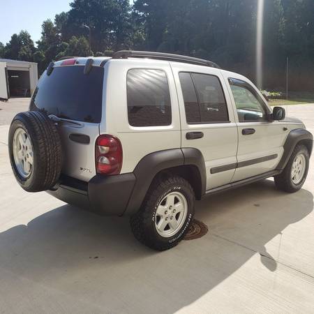 2006 Jeep Liberty - 140K - Bluetooth - 4X4 - All Terrains! for sale in Raleigh, NC – photo 5