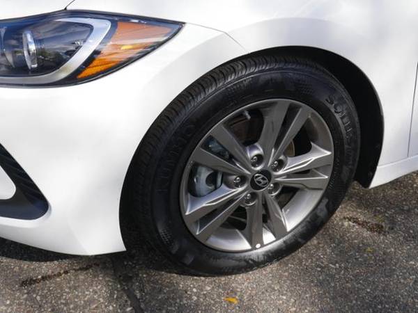 2018 Hyundai Elantra SEL for sale in Walser Experienced Autos Burnsville, MN – photo 6
