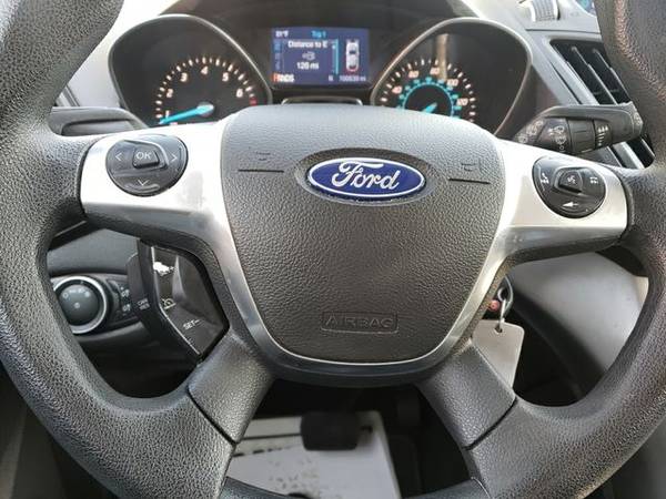 * * * 2015 Ford Escape SE Sport Utility 4D * * * - cars & trucks -... for sale in Saint George, UT – photo 20
