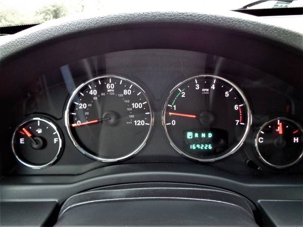 2012 Jeep Liberty Sport 4x4 - cars & trucks - by dealer - vehicle... for sale in Fort Oglethorpe, TN – photo 19