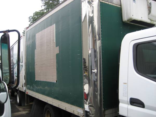 2010 mitsubishi diesel reefer truck - - by dealer for sale in Salisbury, NY – photo 2
