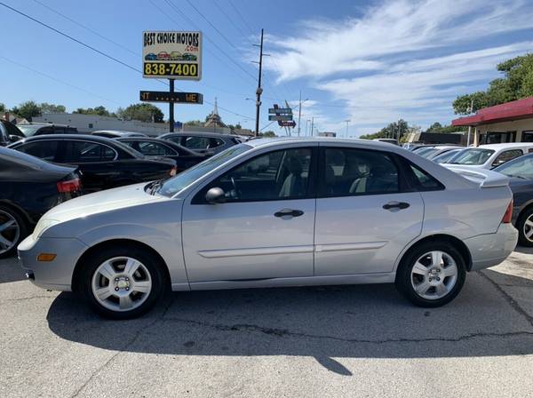 2005 *Ford* *Focus* *4dr Sedan ZX4 SES* CD Silver Me for sale in Tulsa, OK – photo 15