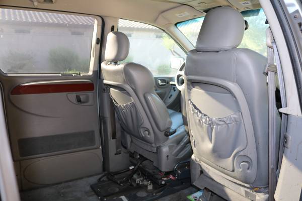 2005 Chrysler Town and Country for sale in Phoenix, AZ – photo 7